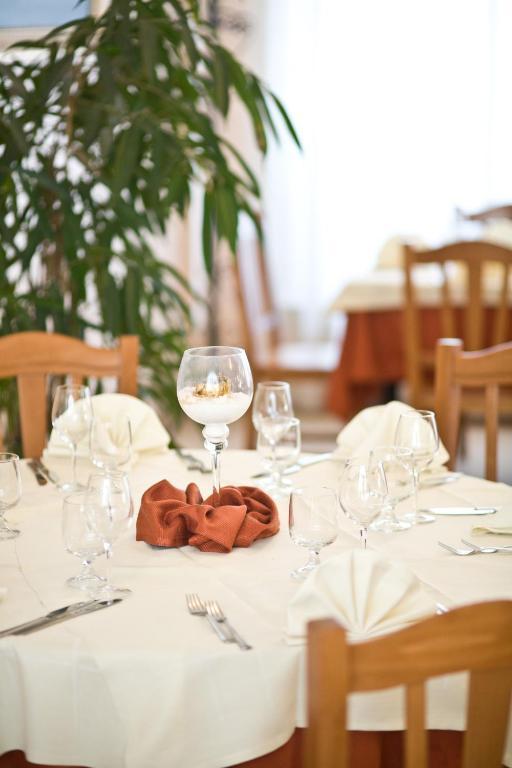 Lo Scacciapensieri Hotel & Restaurant Монтерони-ди-Лечче Экстерьер фото