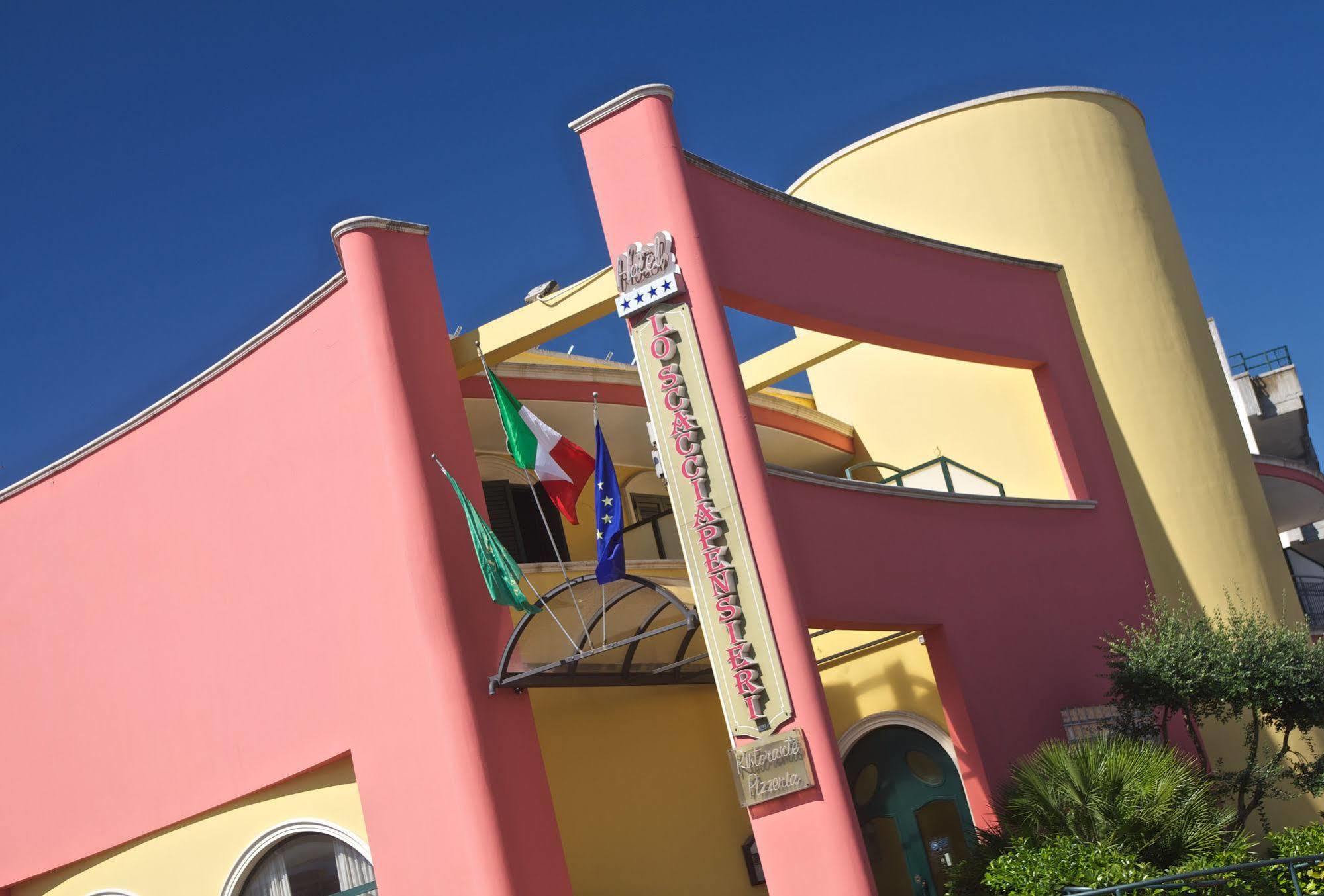 Lo Scacciapensieri Hotel & Restaurant Монтерони-ди-Лечче Экстерьер фото