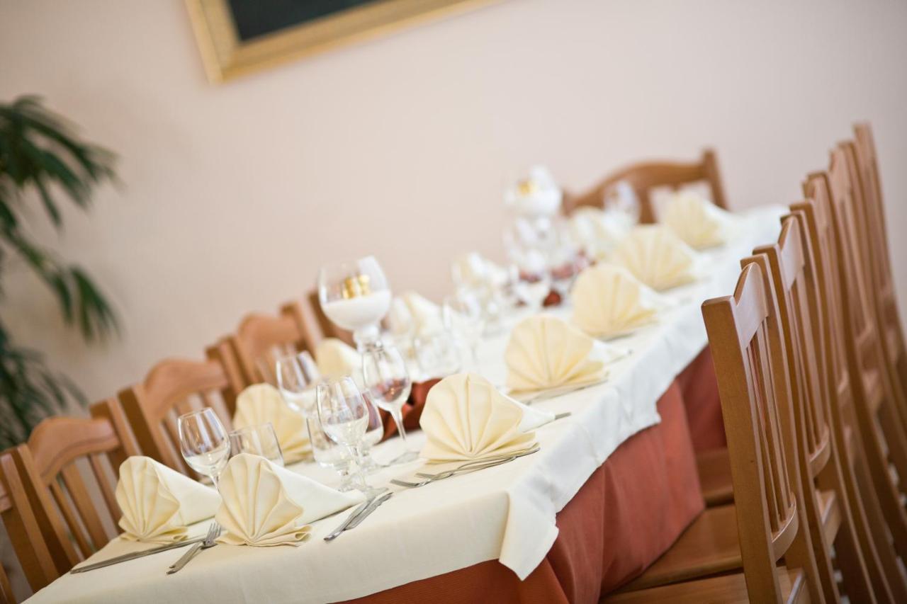 Lo Scacciapensieri Hotel & Restaurant Монтерони-ди-Лечче Экстерьер фото